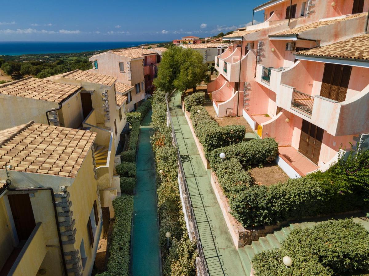 Residence Costa Del Turchese Badesi Bagian luar foto