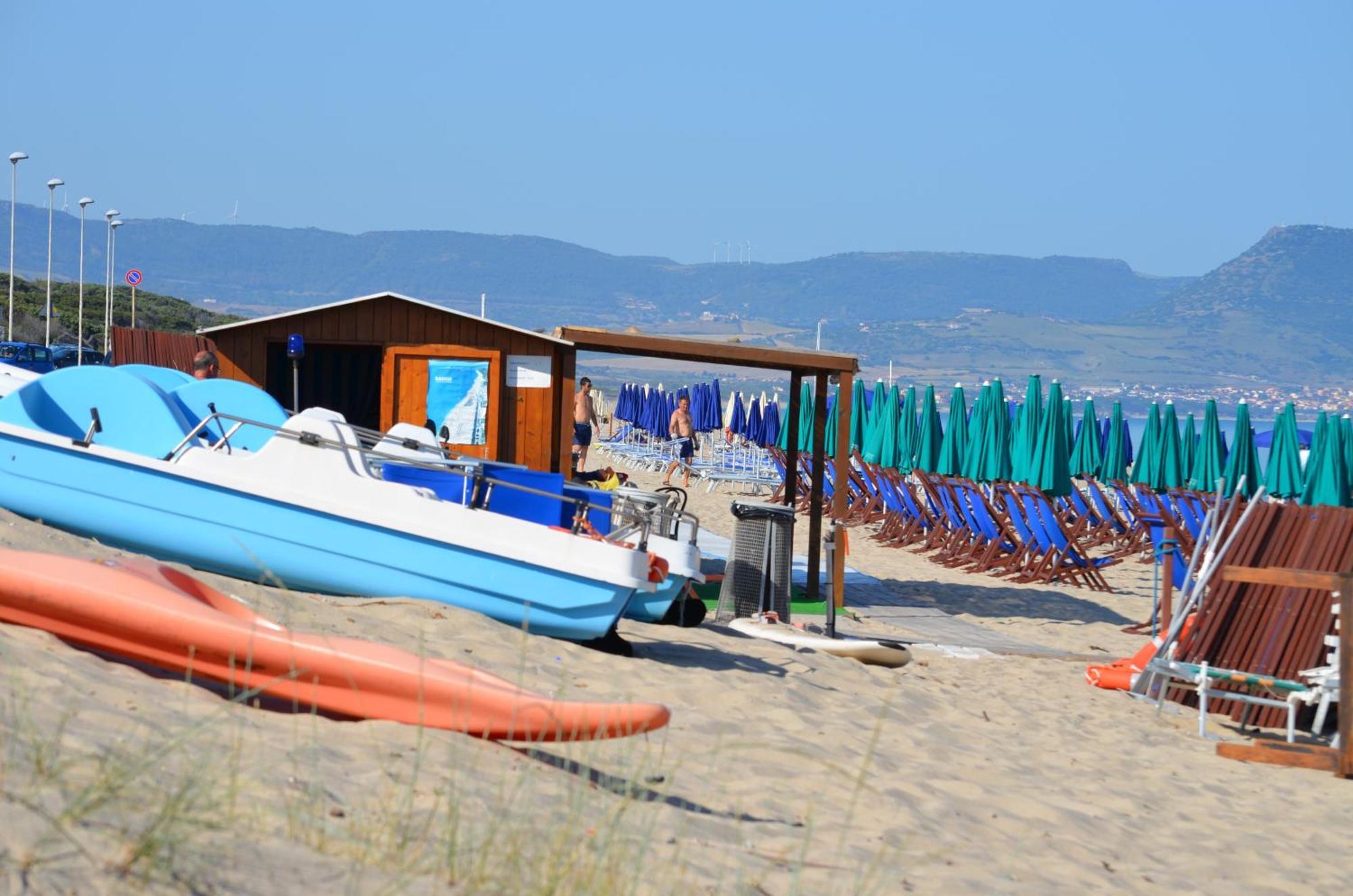 Residence Costa Del Turchese Badesi Bagian luar foto