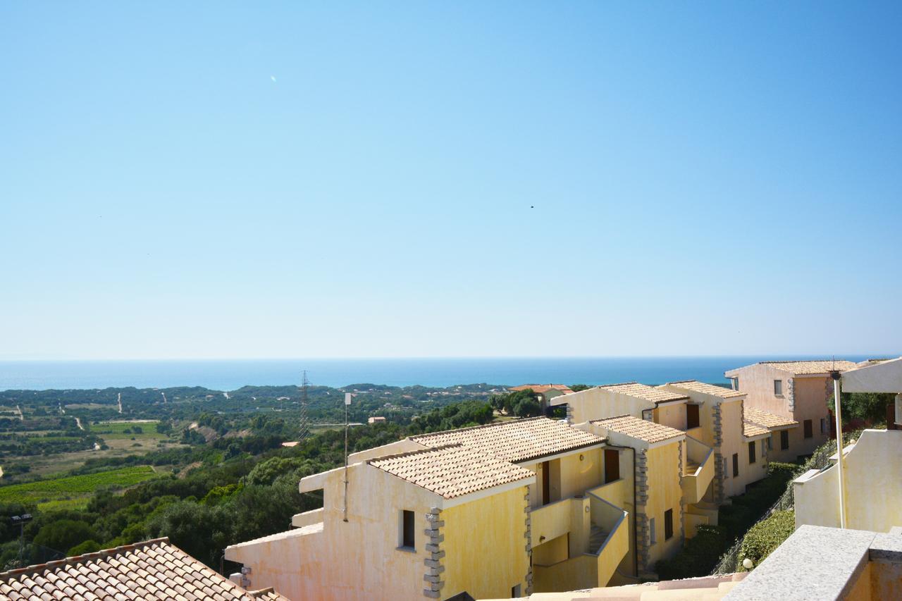 Residence Costa Del Turchese Badesi Bagian luar foto